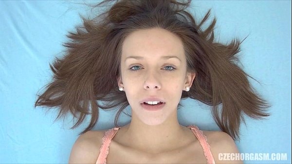 Red-haired Nymph Rubbin’ Big Lips Muff